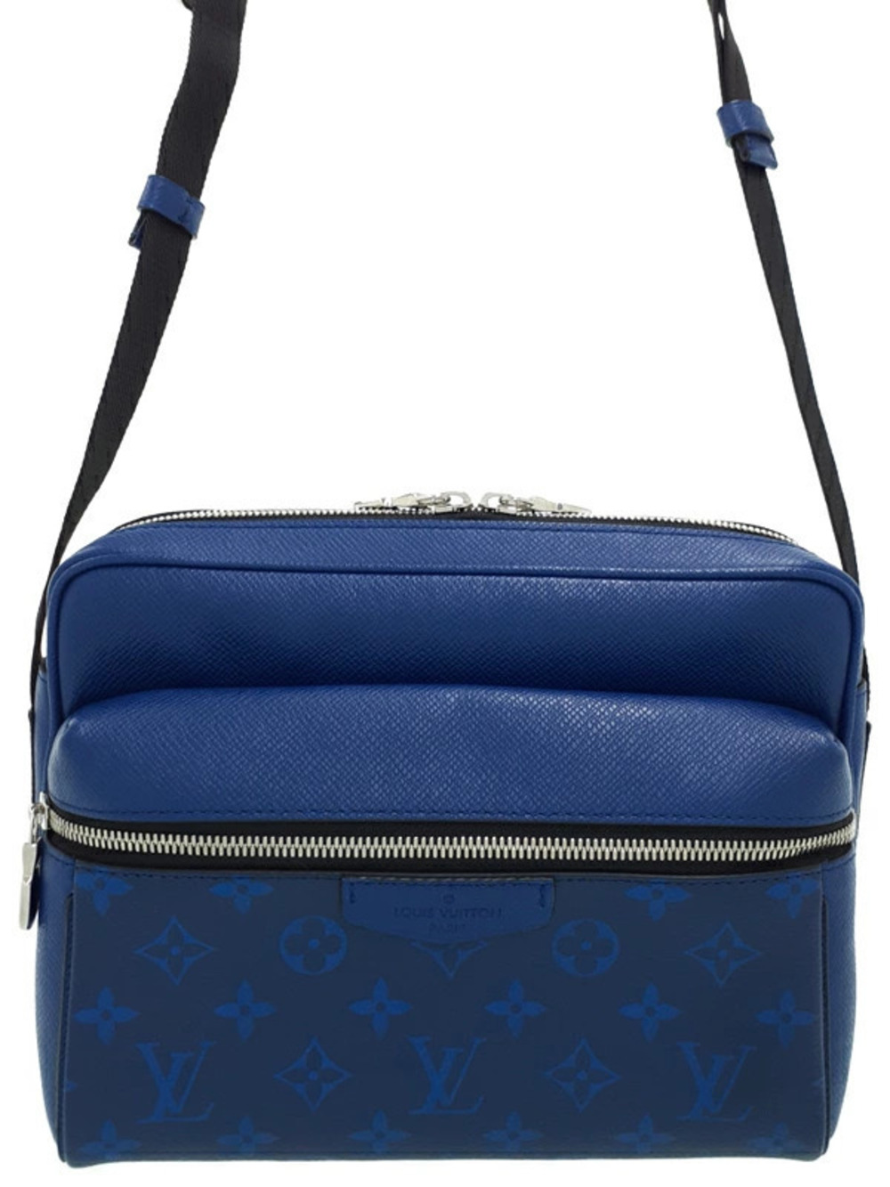 Louis Vuitton Taigarama Outdoor Messenger Shoulder Bag